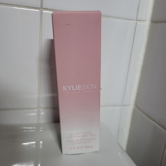Kylie Skin Clarifying Cleansing Gel - New in Box - Picture 4 of 5